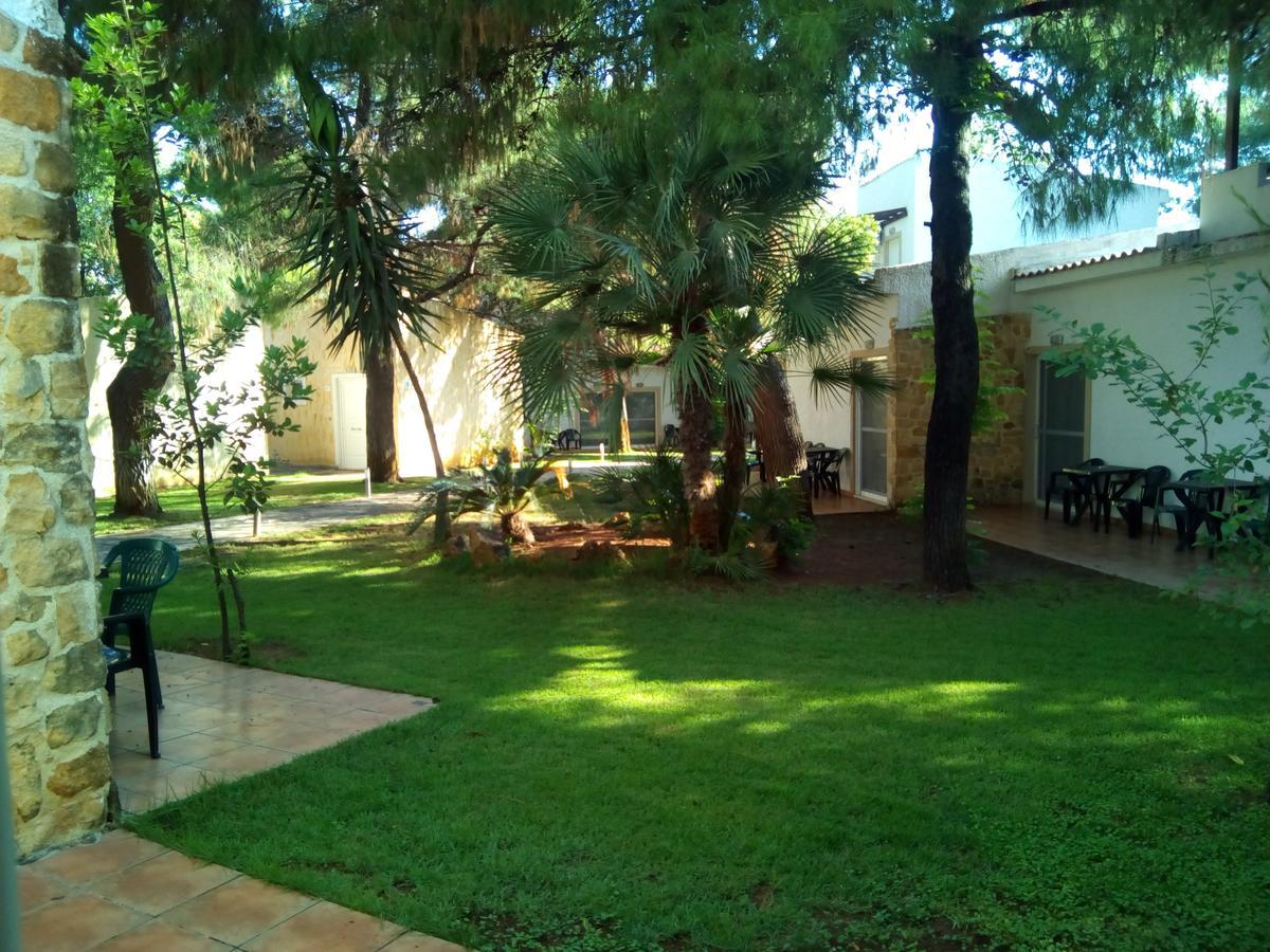 Marzi Beach And Bungalows Hotel Kokkonion Exterior photo